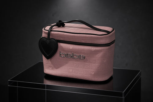 Cosmetiquera Bebe Heart Embossed ✨