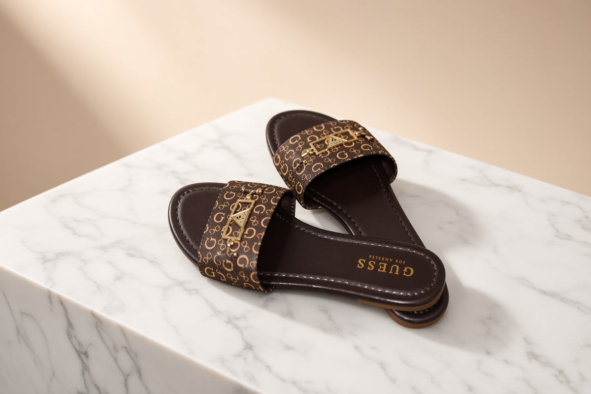 ✨ Sandalias Planas Guess Monograma – Colección Casual Chic ✨