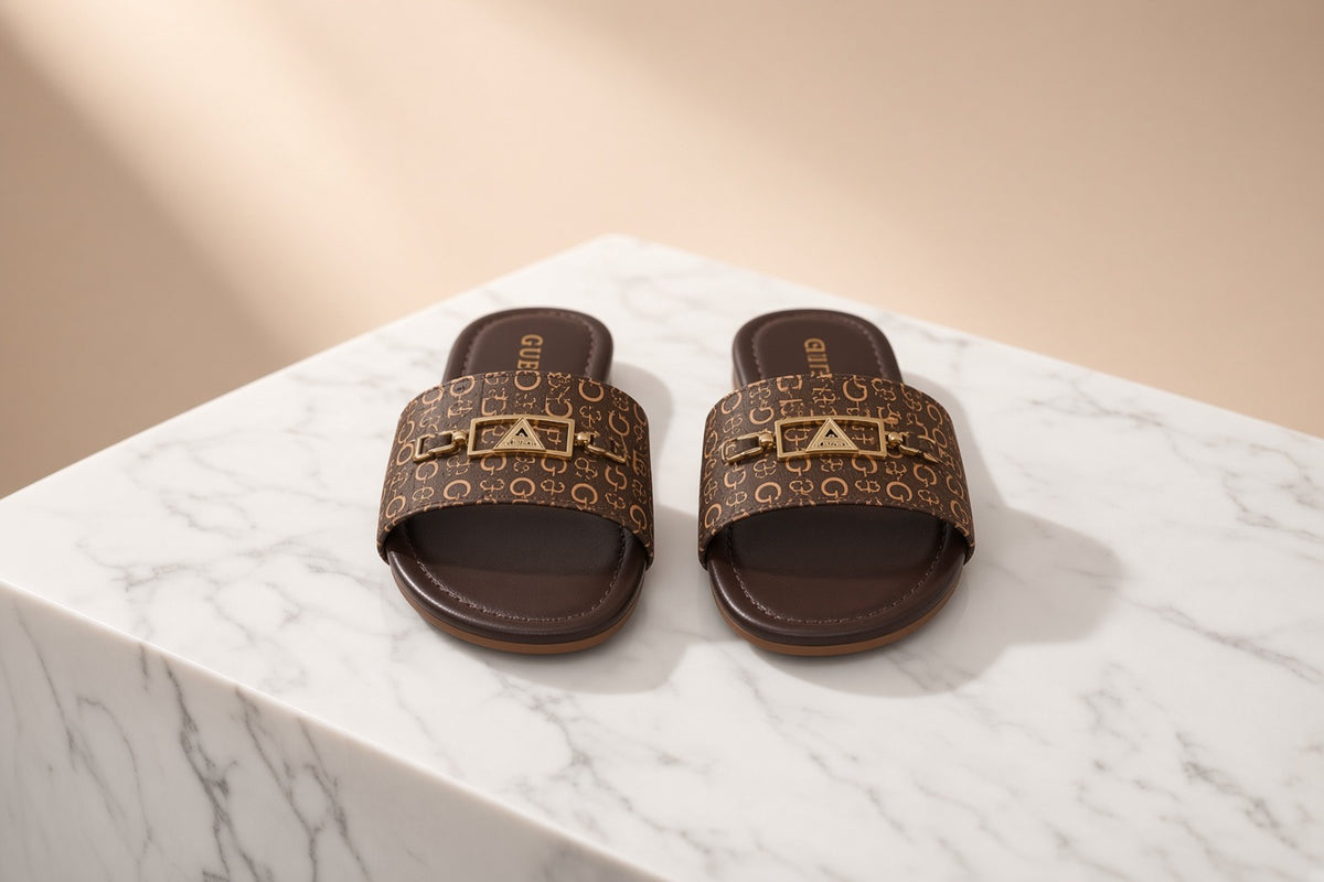 ✨ Sandalias Planas Guess Monograma – Colección Casual Chic ✨