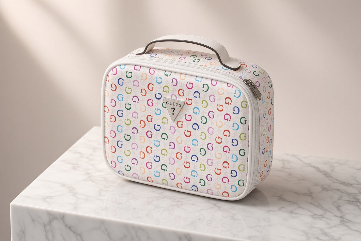 Cosmetiquera Guess Rainbow Monogram ✨