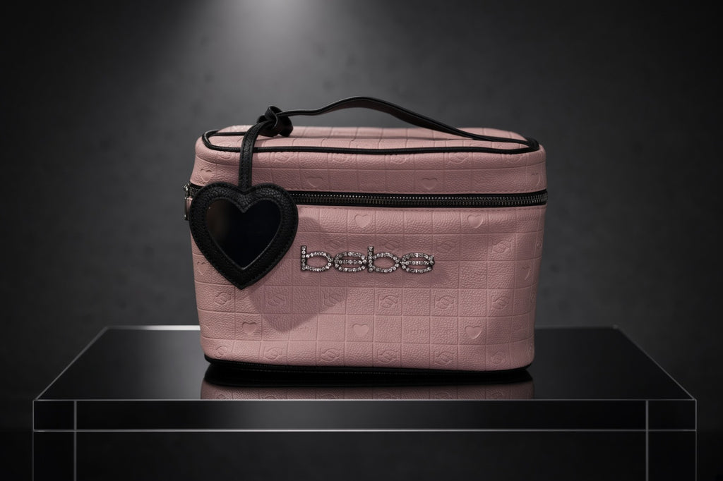 Cosmetiquera Bebe Heart Embossed ✨