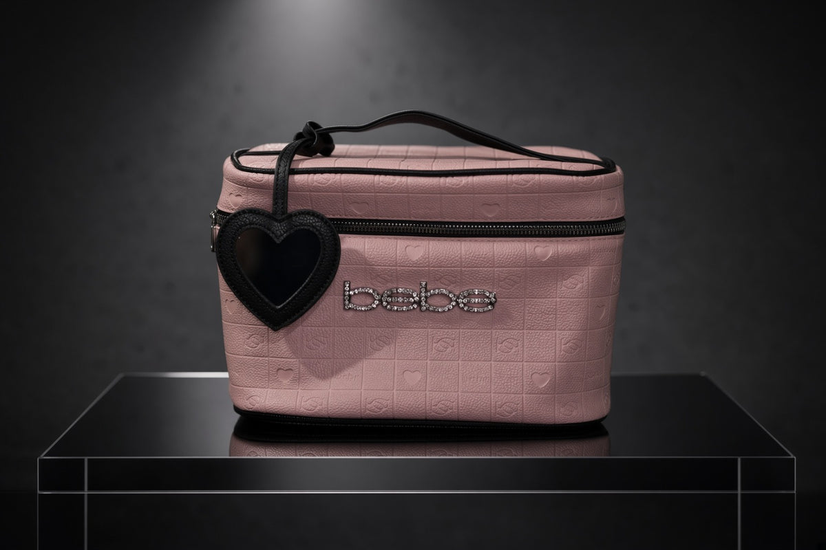 Cosmetiquera Bebe Heart Embossed ✨